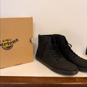 Size 9 Dr Martens Sheridan’s